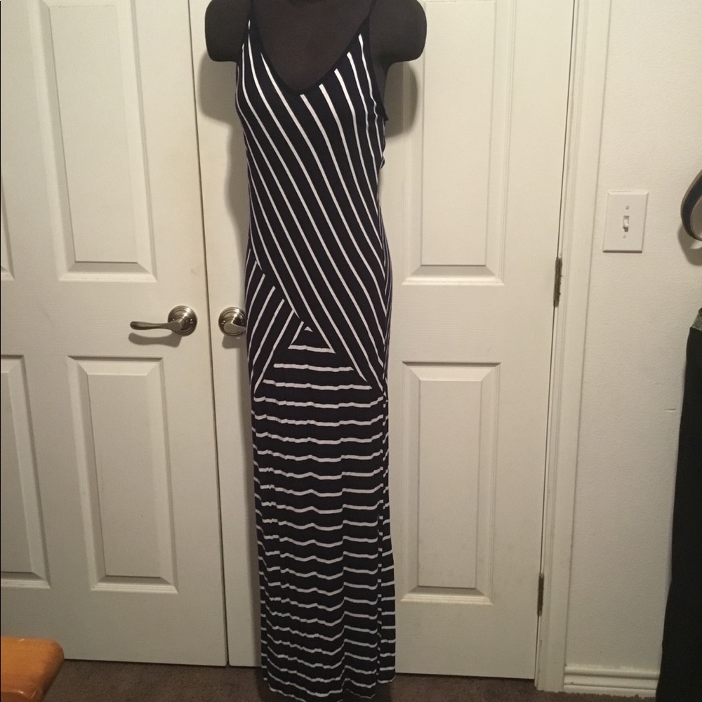 ♥️BUY& FLY SALE $15 New York & Co Maxie dress Sz.L